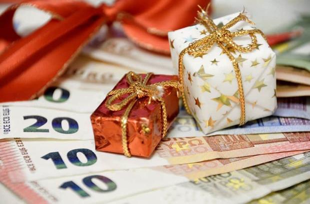 La prime de Noël étendue : une bouffée d'air pour les familles monoparentales